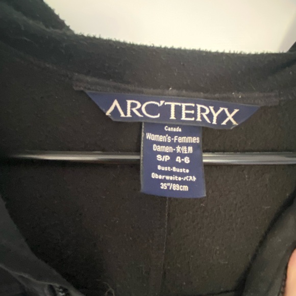 Womens Arc’teryx jacket size small 4-6 - Picture 3 of 4